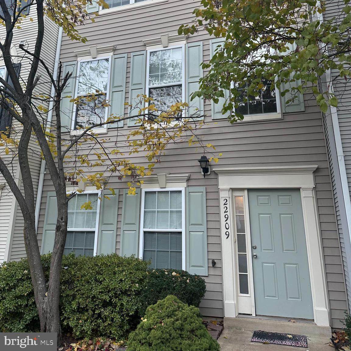 22909 Benson Terrace - Photo 1