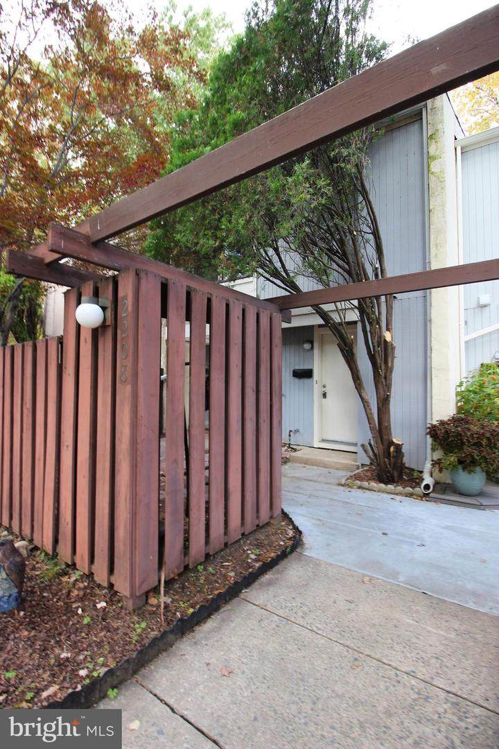 2208 Southgate Square - Photo 1