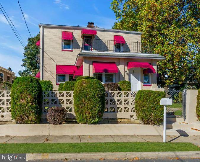 125 Robbins Avenue - Photo 1