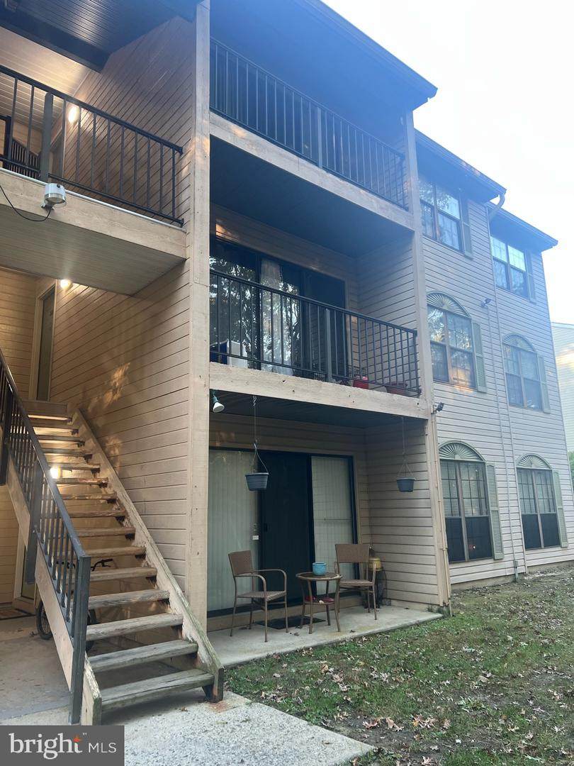 229 Colonial Court - Photo 1