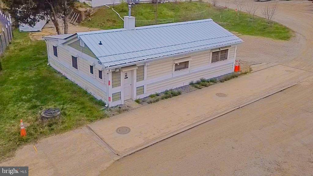 1120 Summit Street - Photo 1