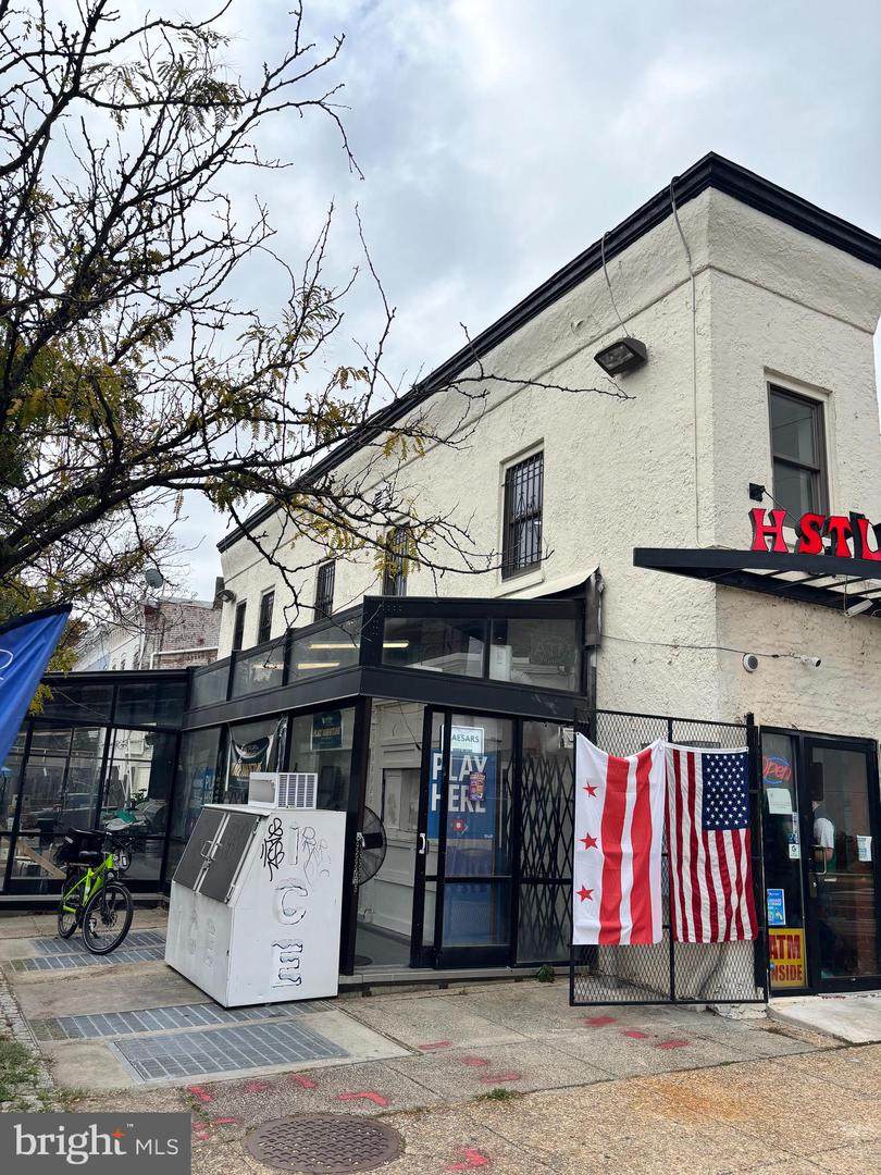 1430 Maryland Avenue - Photo 1