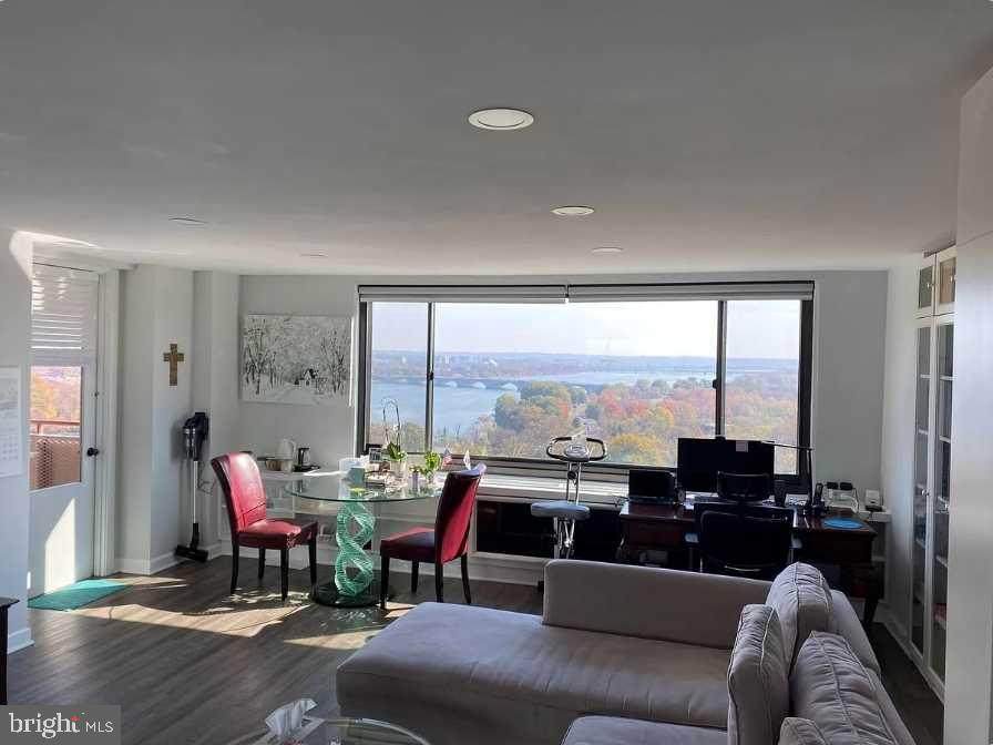 1011 Arlington Boulevard - Photo 1