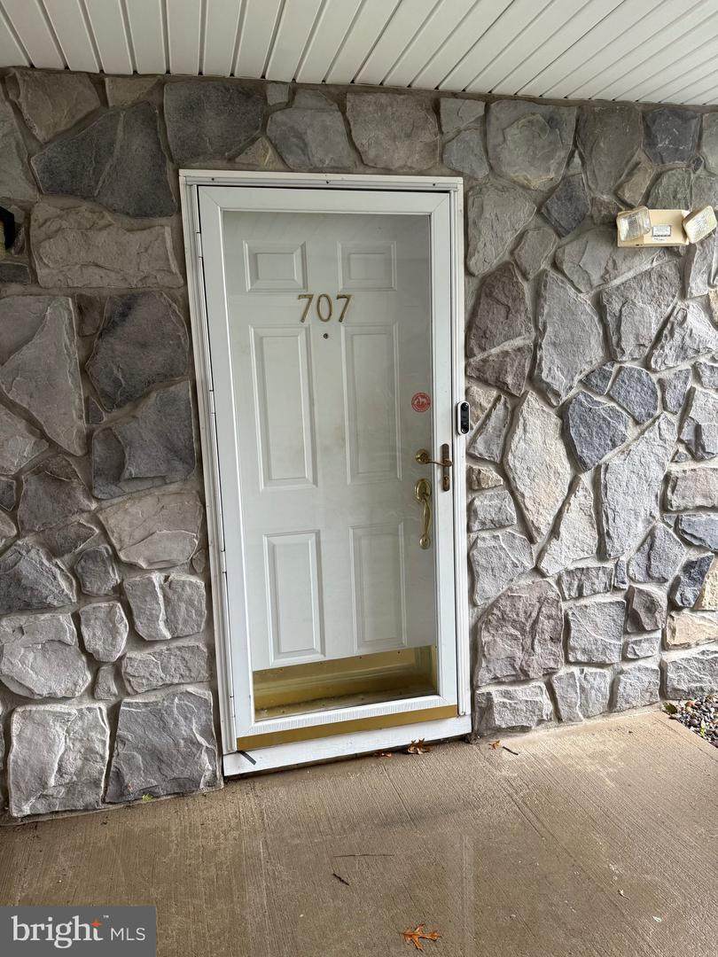 707 Schley Avenue - Photo 1