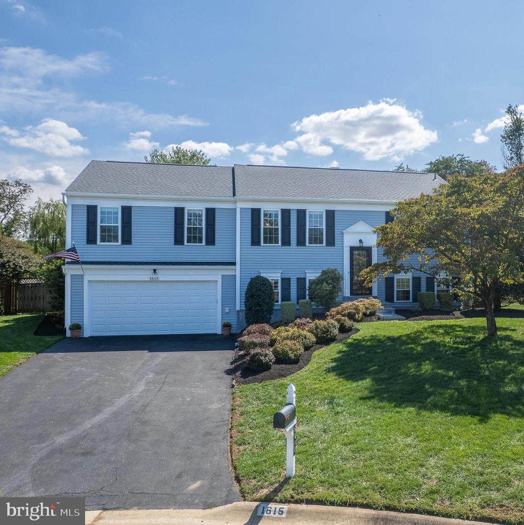 1615 Spottsworth Way - Photo 1