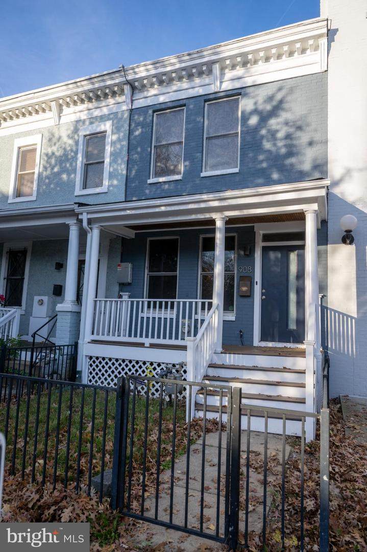 908 13TH Street - Photo 1