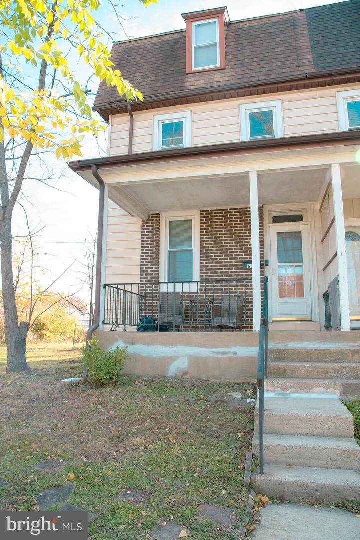 611 Green Street - Photo 1