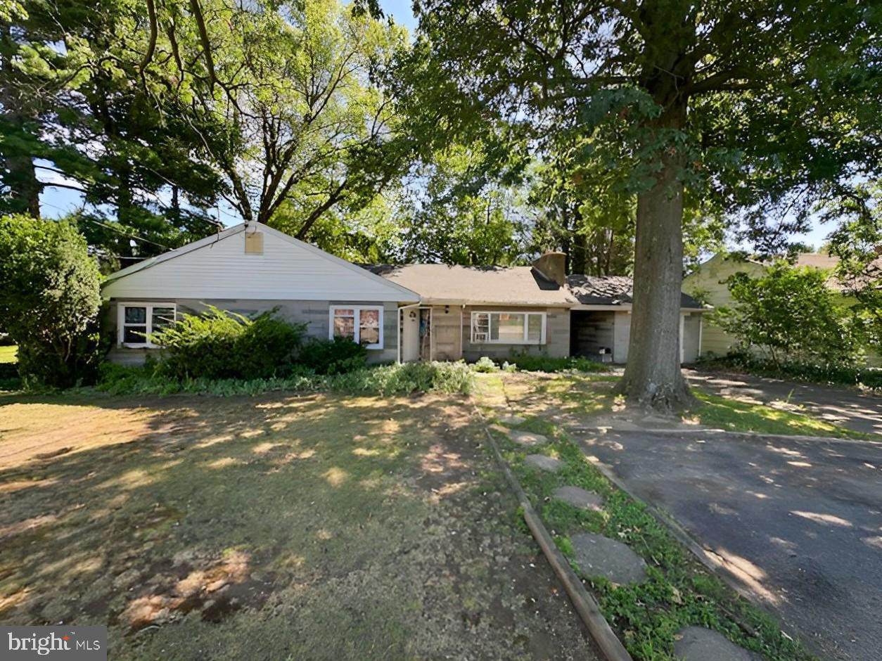 2476 Princeton Pike - Photo 1