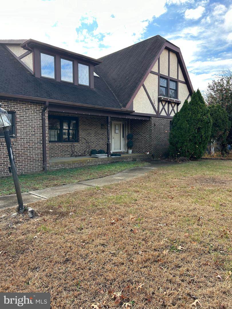 558 Hereford Lane - Photo 1