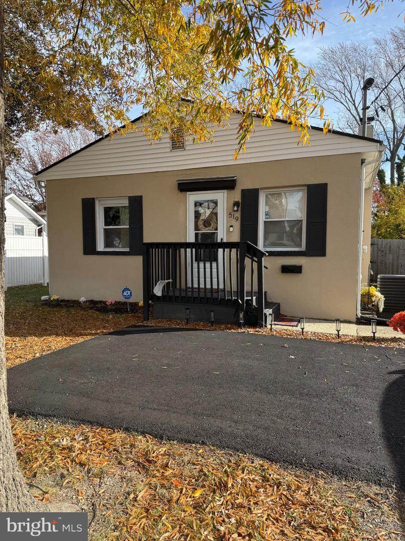 519 Clarendon Avenue - Photo 1