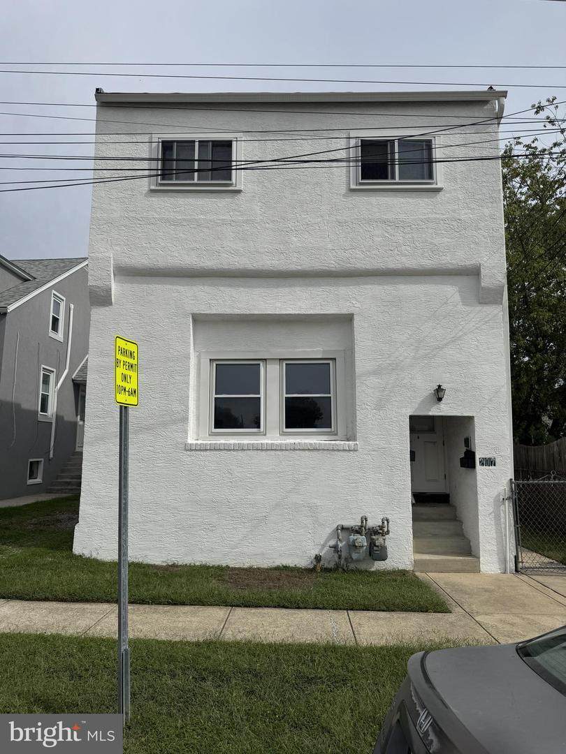 207 Carre Avenue - Photo 1