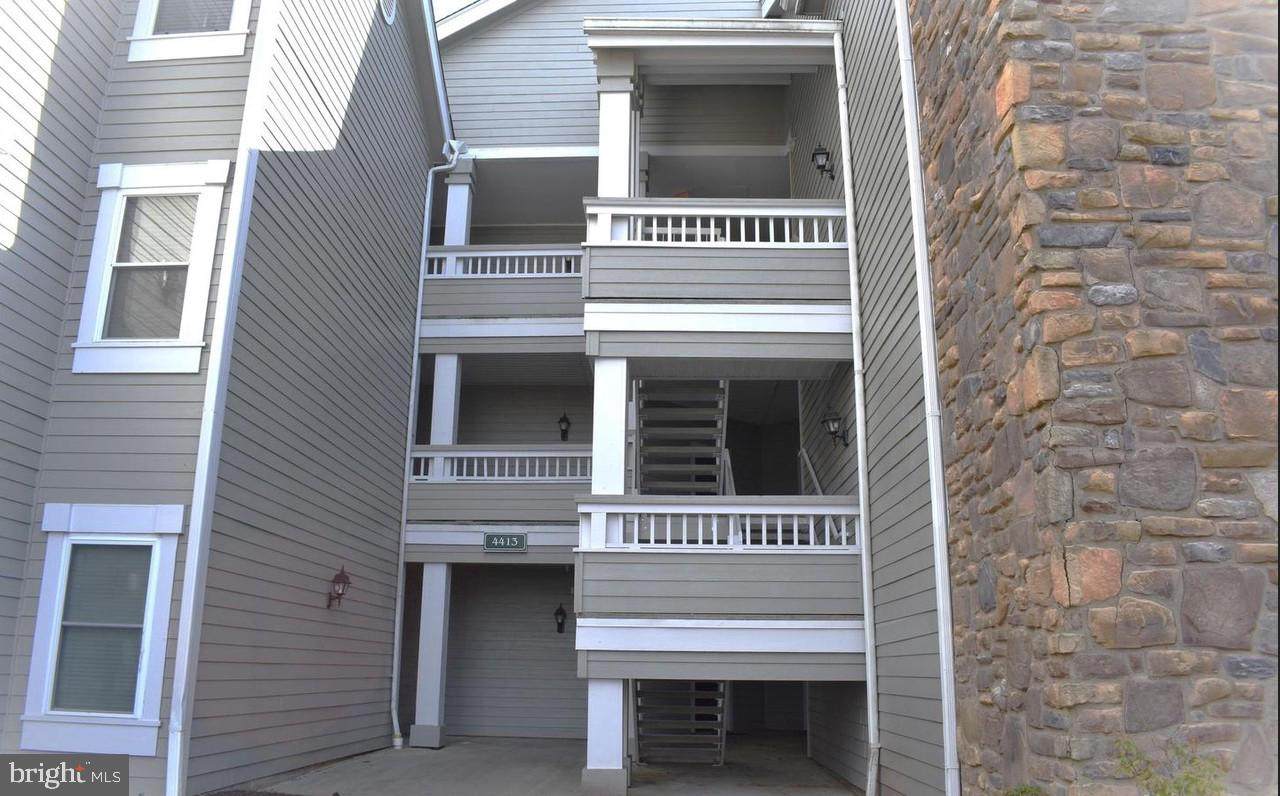 4405 Sedgehurst Drive - Photo 1