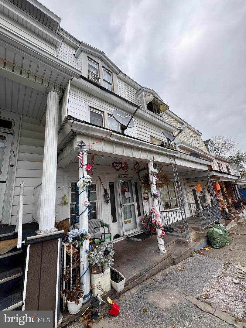 1227 Walnut Street - Photo 1