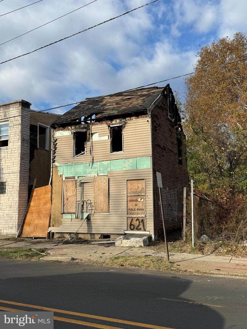 621 Ferry Avenue - Photo 1