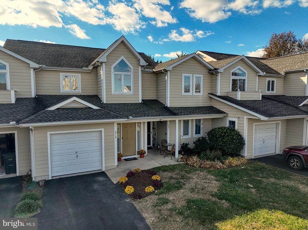 279 Lakeside Drive - Photo 1