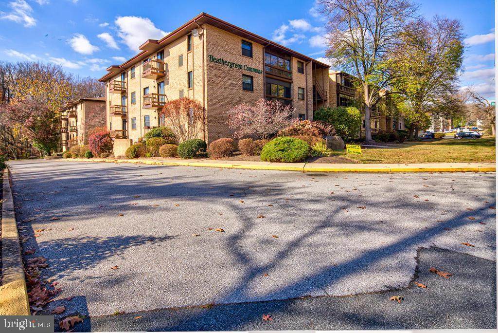 2212 Heather Court - Photo 1