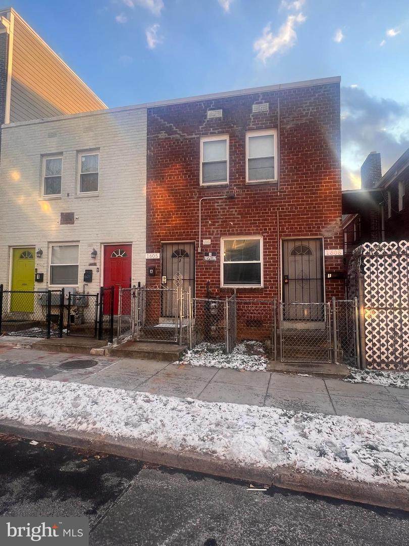 1605 Levis Street - Photo 1