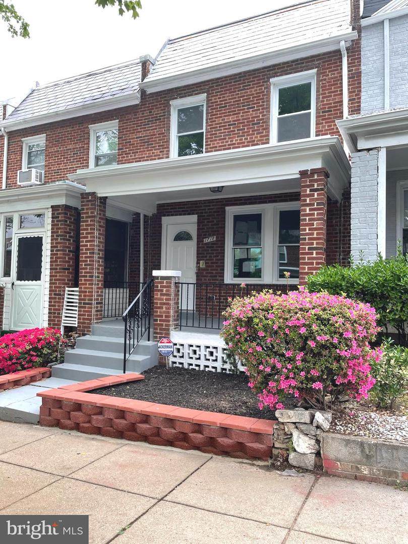 1718 Lang Place - Photo 1