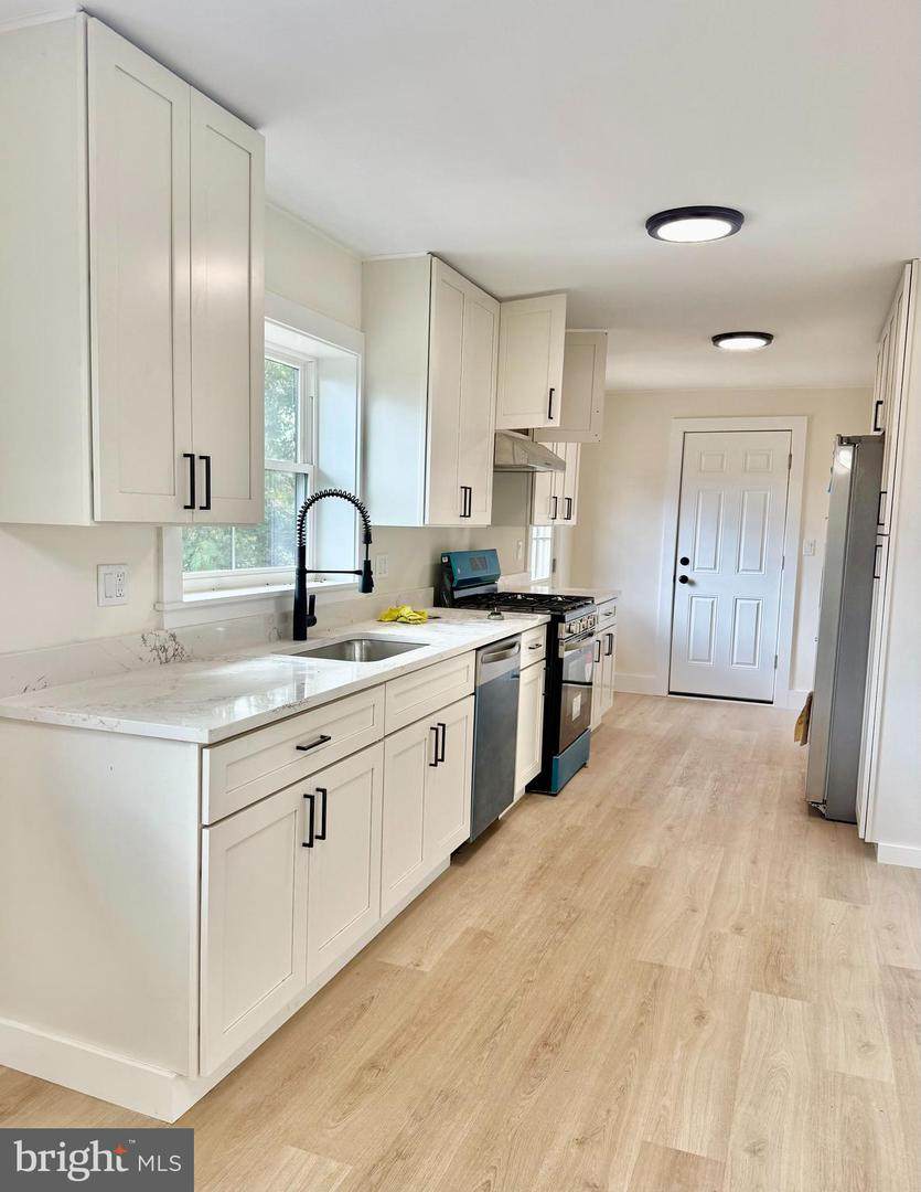 1821 Main Street - Photo 1