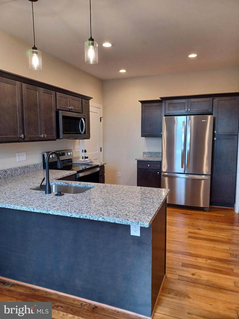 903 Loudoun Street - Photo 1