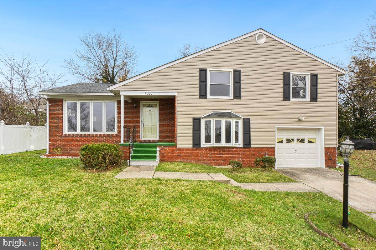 9307 Thornewood Drive - Photo 1