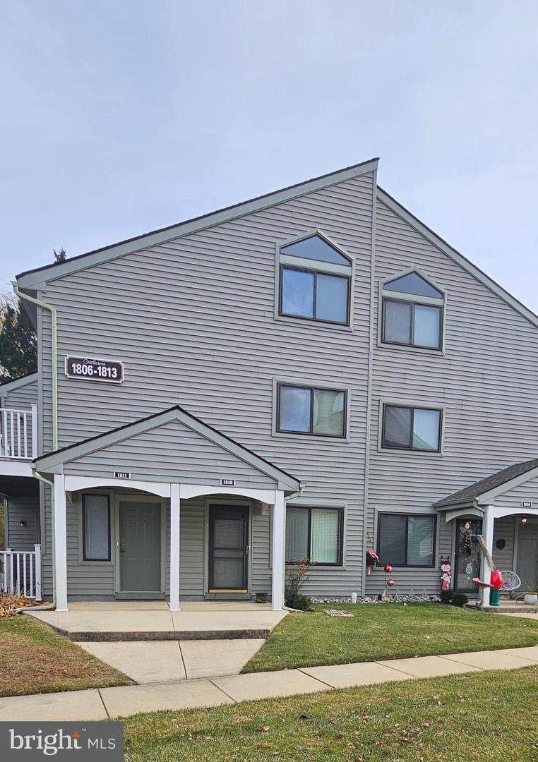 1810 Roberts Way - Photo 1