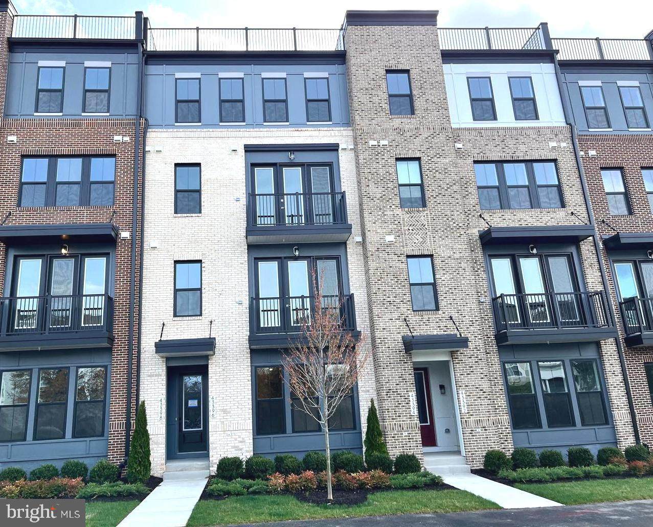 43396 Farringdon Square - Photo 1