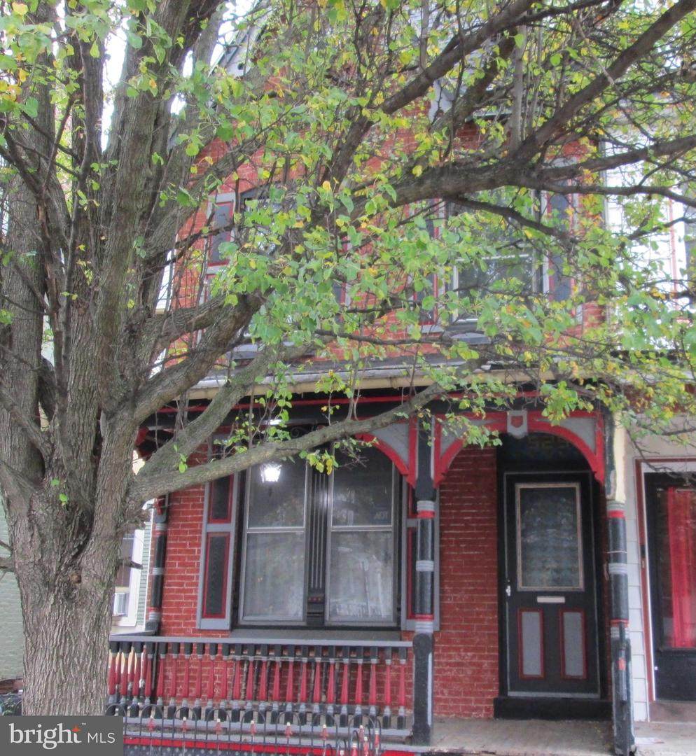 525 Douglass Street - Photo 1