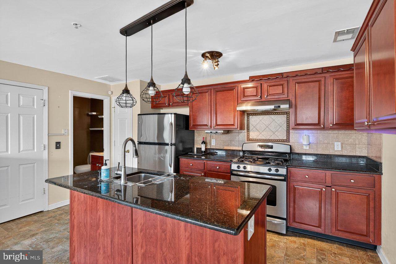 1062 Lamberton Street - Photo 1