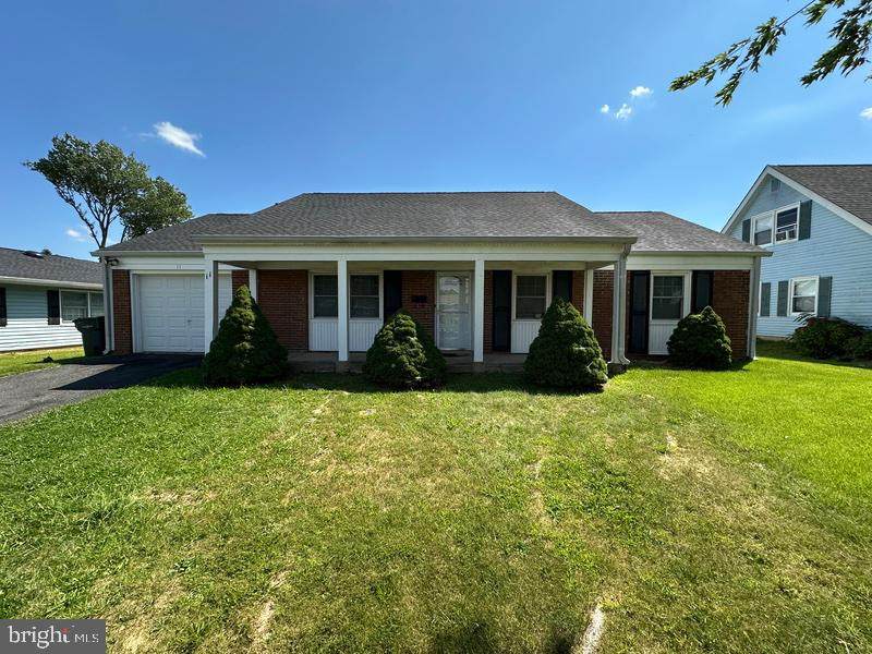 11 Gaylord Circle - Photo 1