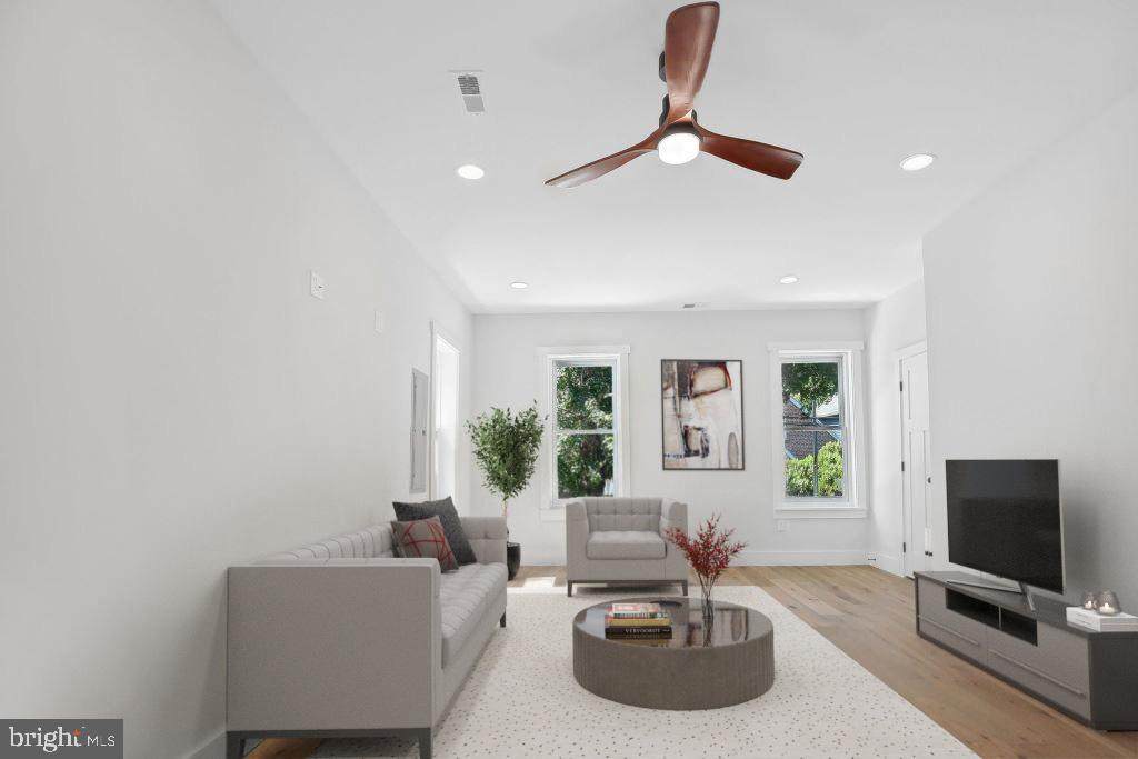 1524 W Street - Photo 1