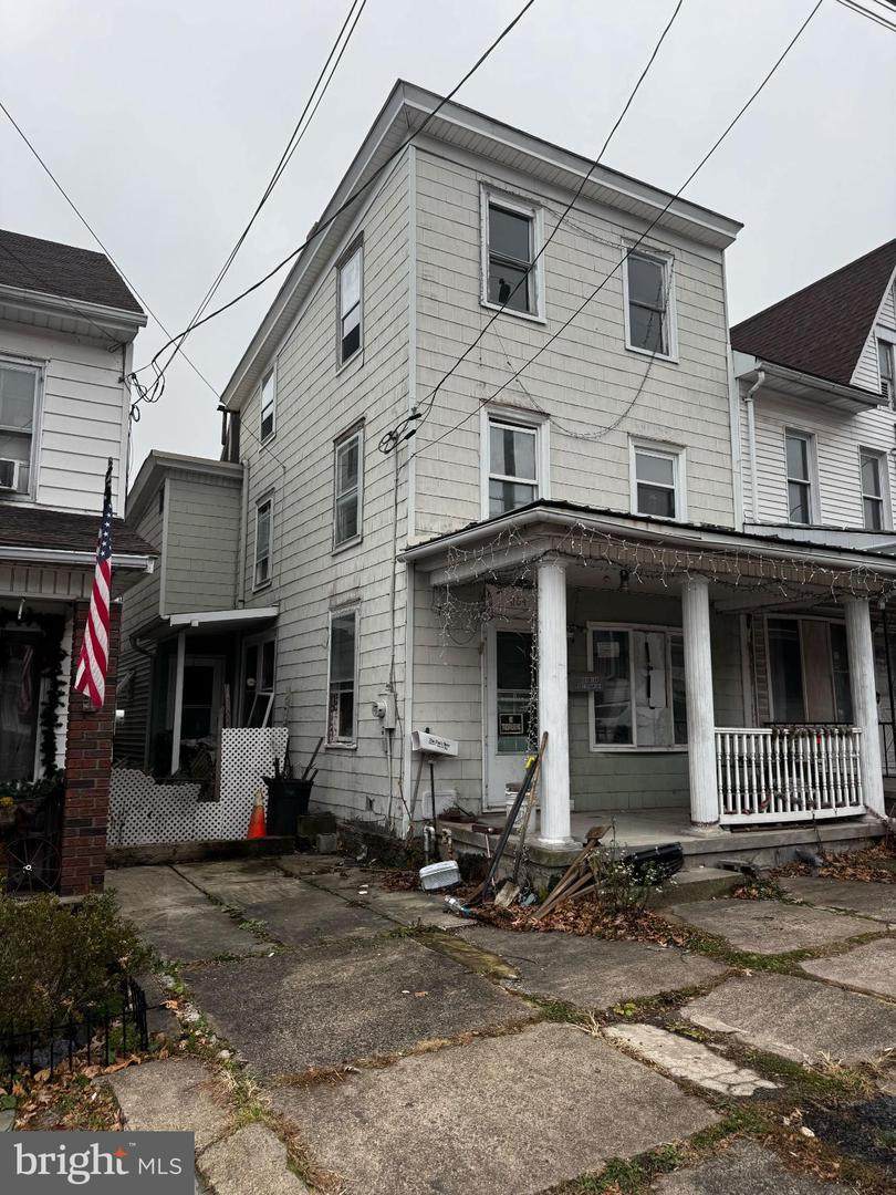 1104 Walnut Street - Photo 1