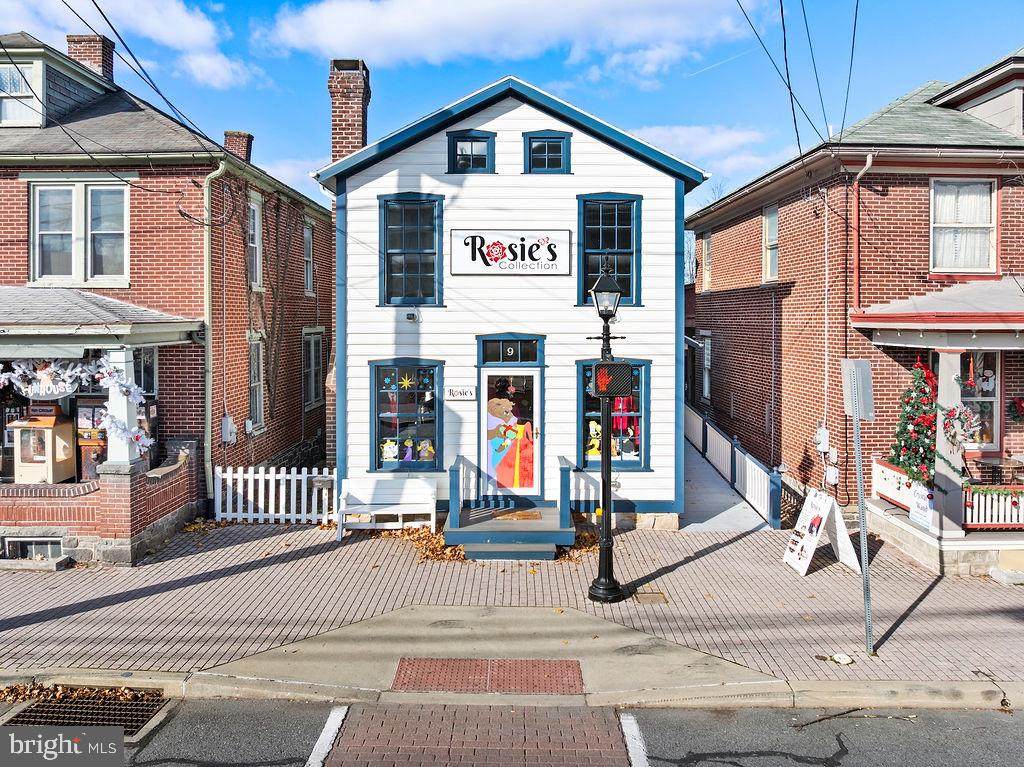 9 Steinwehr Avenue - Photo 1