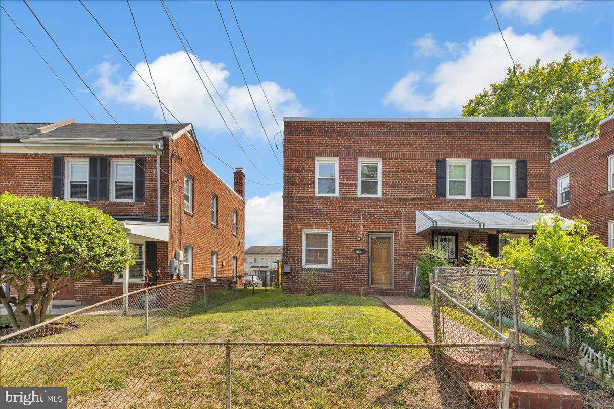 1193 46TH Place - Photo 1