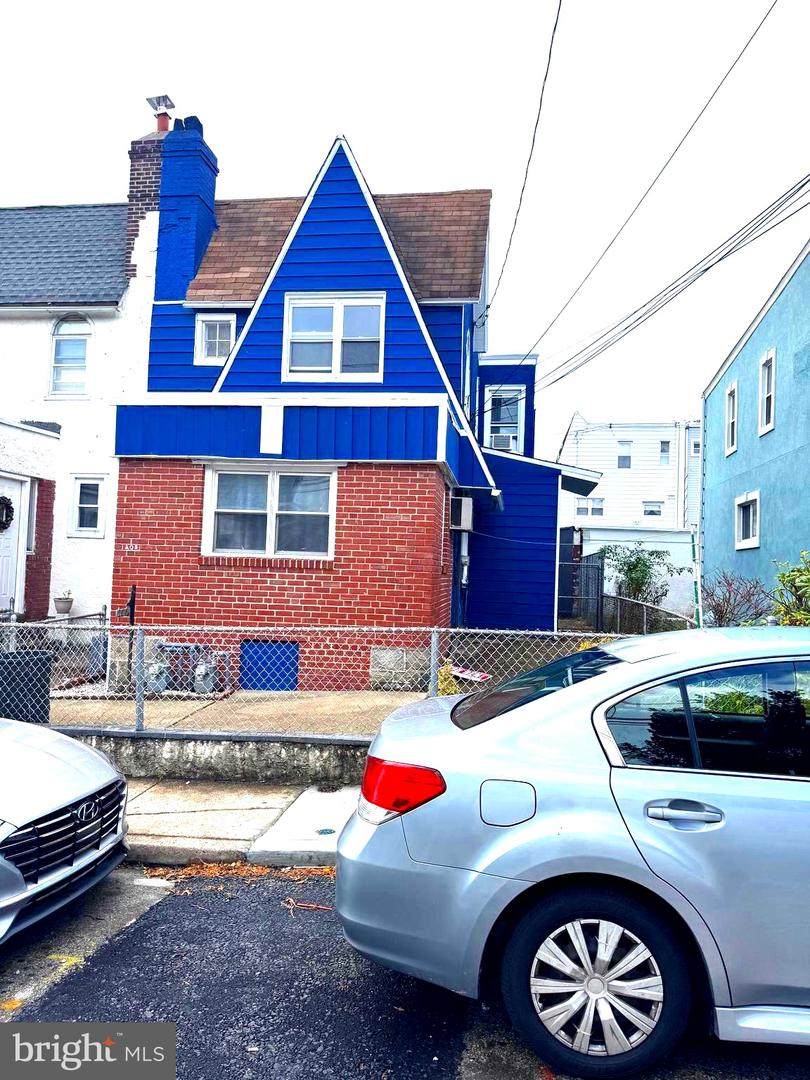 208 Heather Road - Photo 1