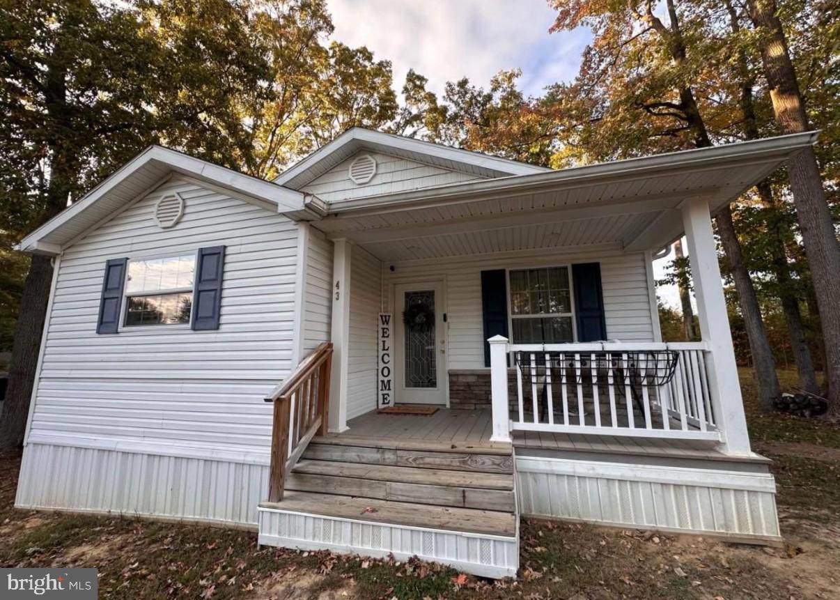 105 Louise Court - Photo 1