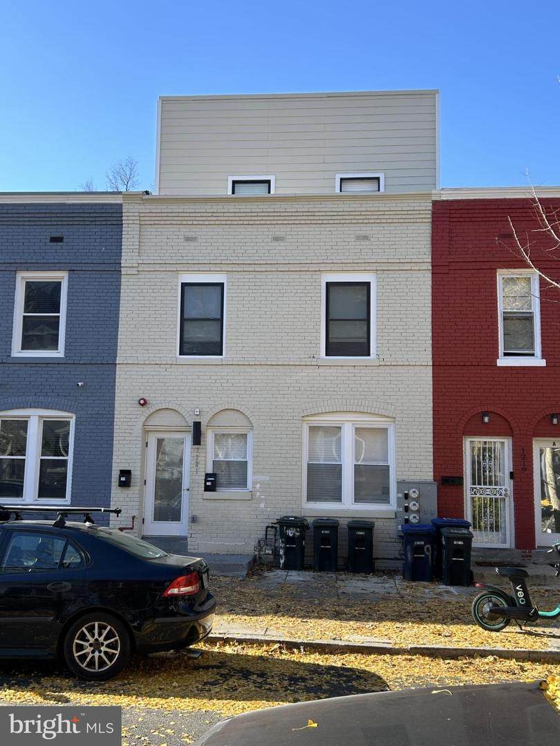 1221 Carrollsburg Place - Photo 1