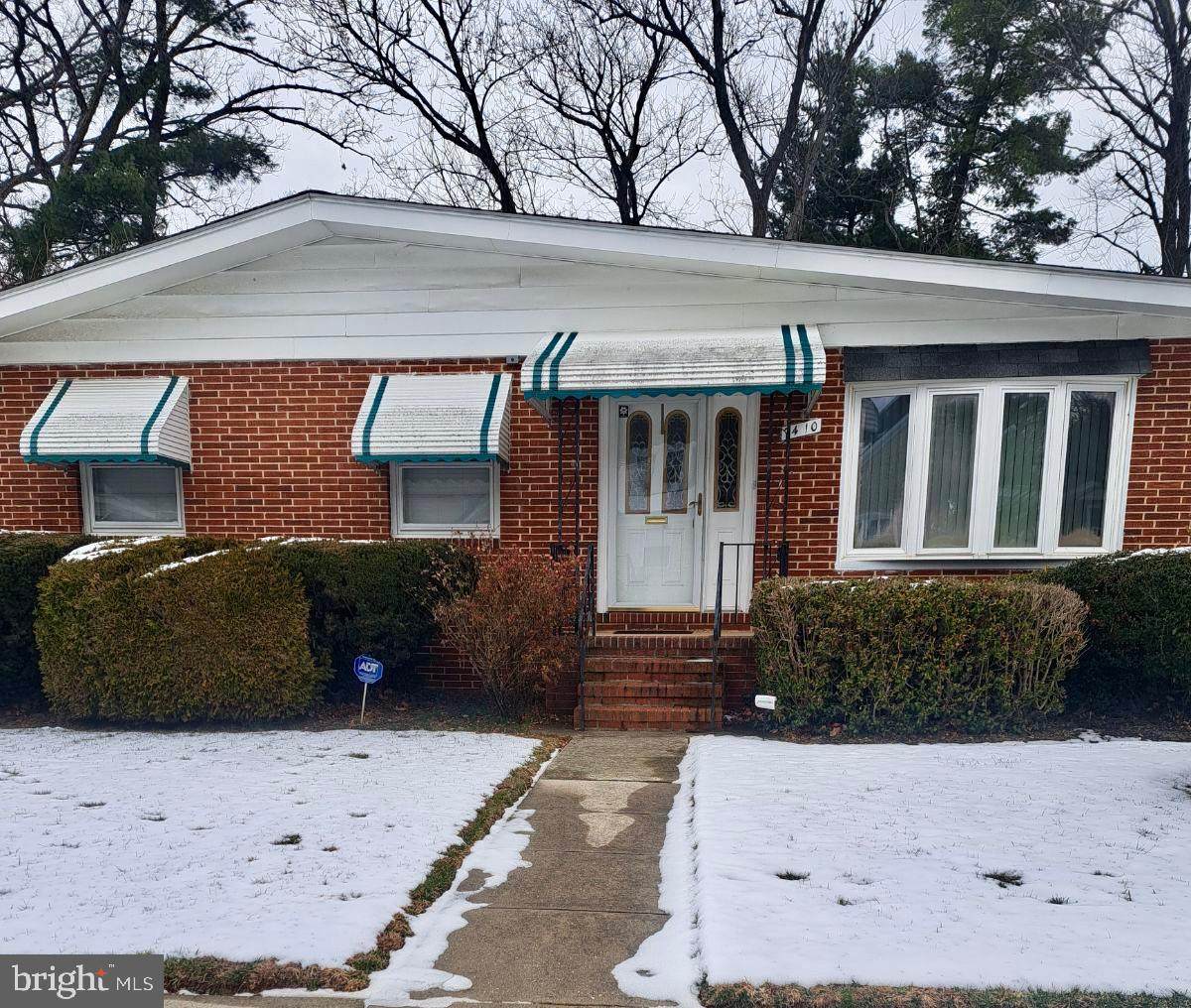 7410 Castlemoor Road - Photo 1