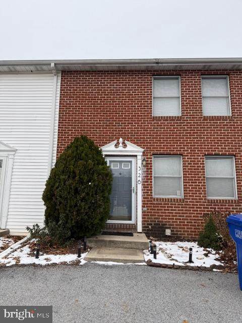 326 Lincoln Avenue - Photo 1