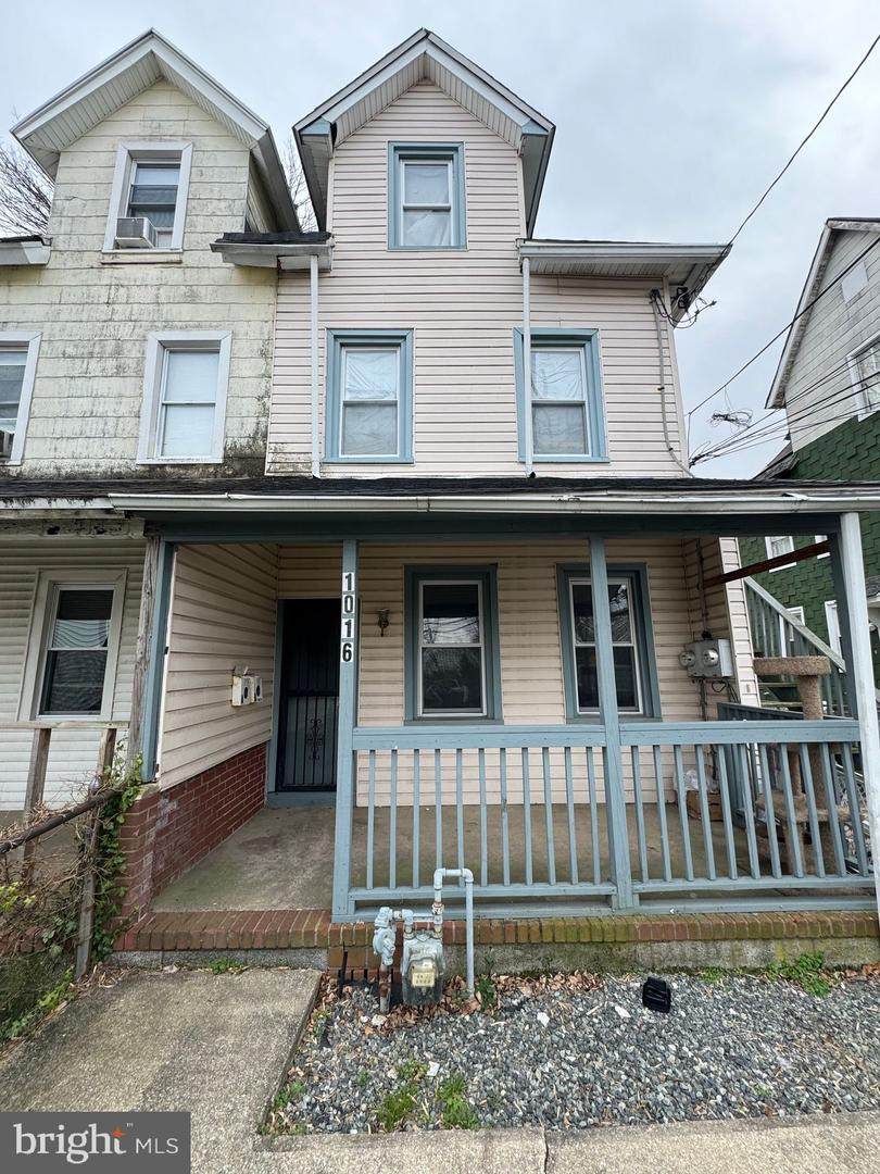 1016 Pine Street - Photo 1