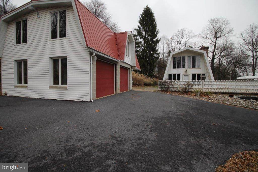 1401 Holtwood Road - Photo 1