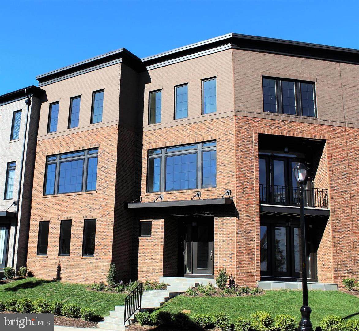 23017 Sullivans Cove Square - Photo 1