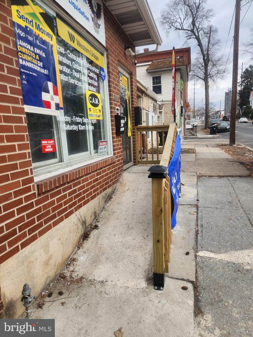 2014 Derry Street - Photo 1