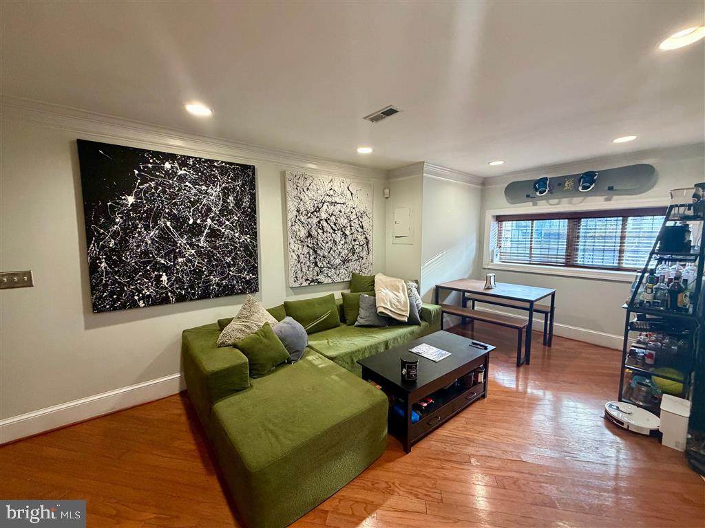 521 Florida Avenue - Photo 1