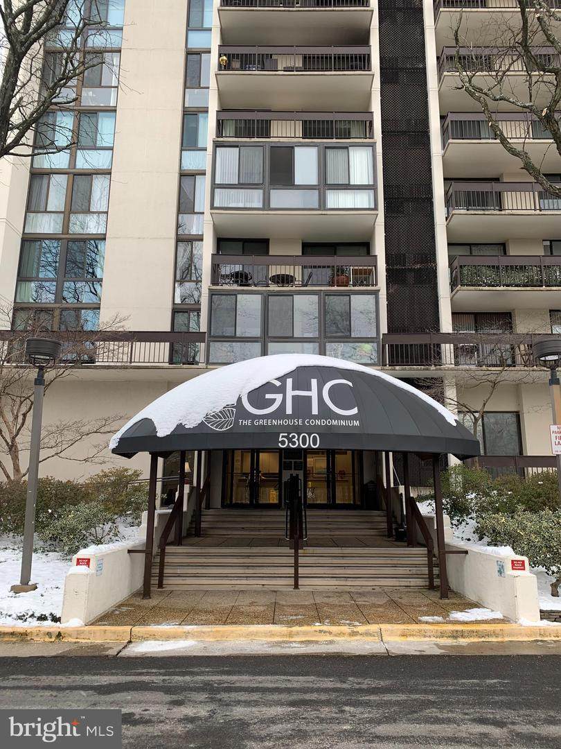 5300 Holmes Run Parkway - Photo 1