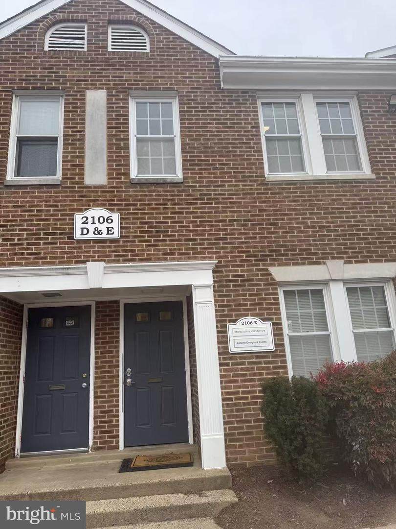 2106-E Gallows Road - Photo 1