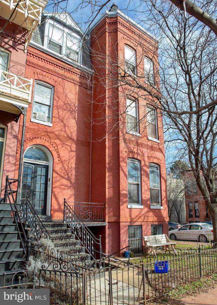 520 Constitution Avenue - Photo 1