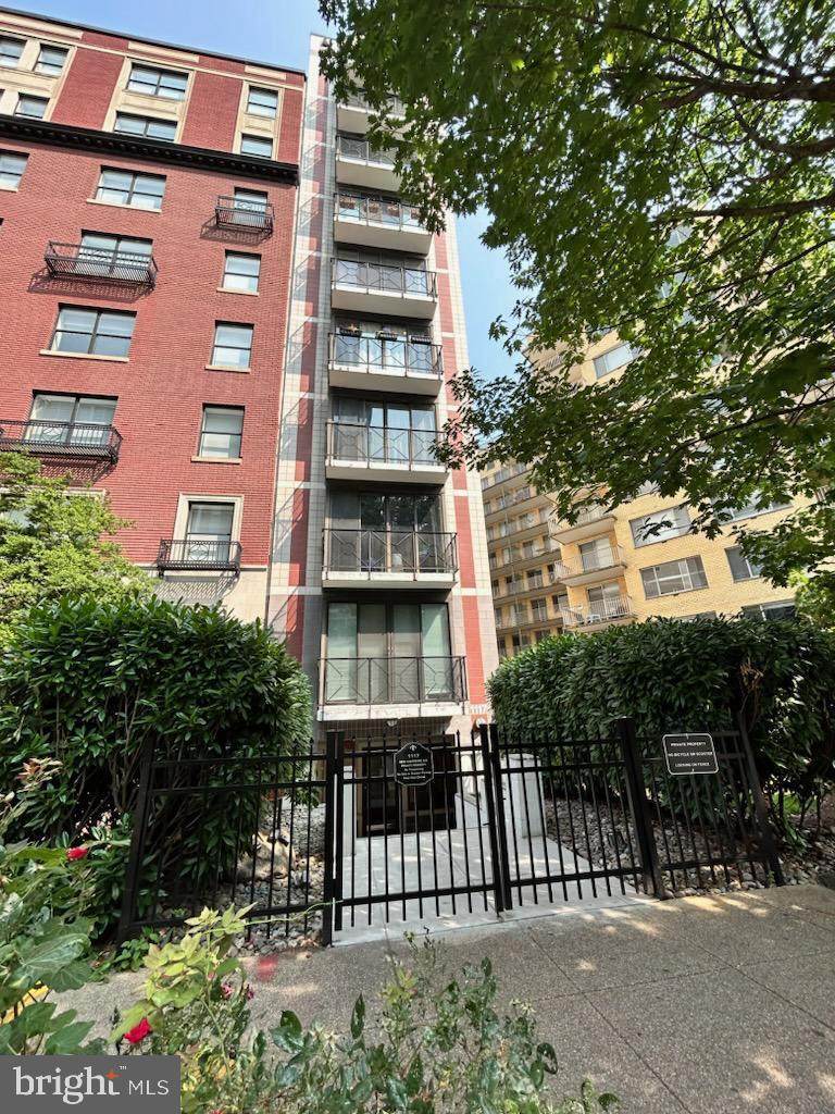 1117 New Hampshire Avenue - Photo 1