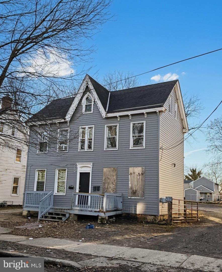 40 Governors Avenue - Photo 1