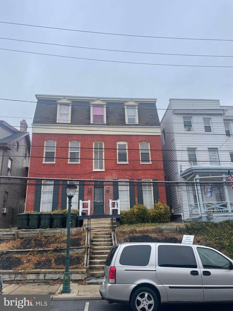 165 Summit Avenue - Photo 1